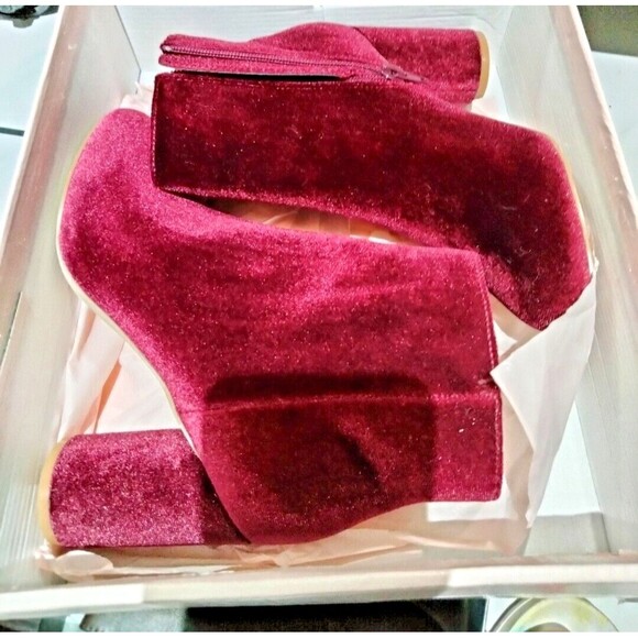 JustFab Women's Velvet Burgundy Colored Ankle Boots Size 6 4" Heel Dark Red Wine - Picture 2 of 4